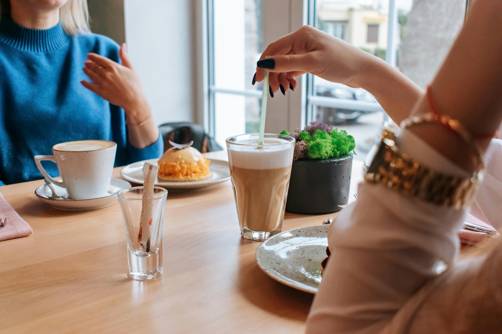 Koffie, 2 vrouwen.jpg