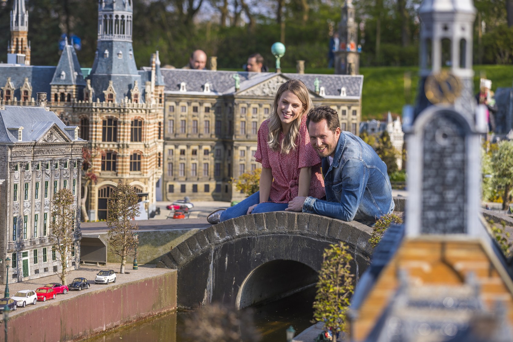 Bezoek de grachten van Amsterdam (bron Madurodam).jpg